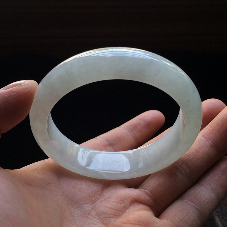 糯冰种淡晴水手镯（57.9mm）