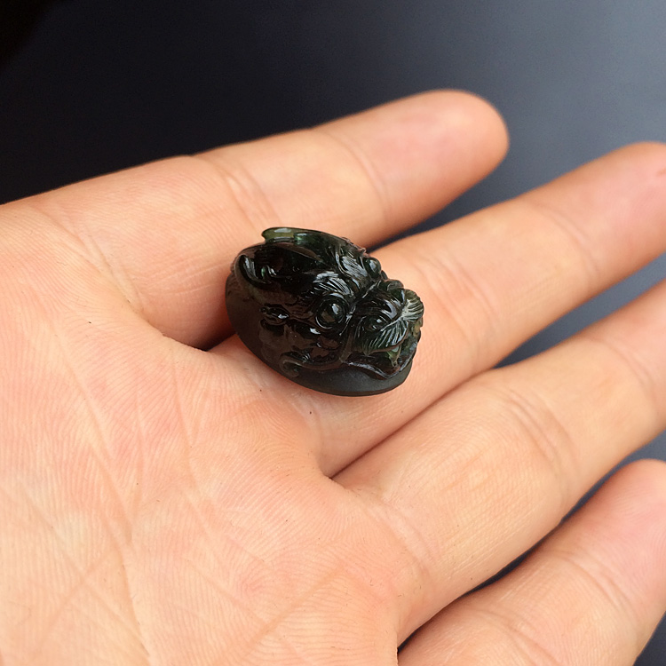 冰种墨翠龙头戒面