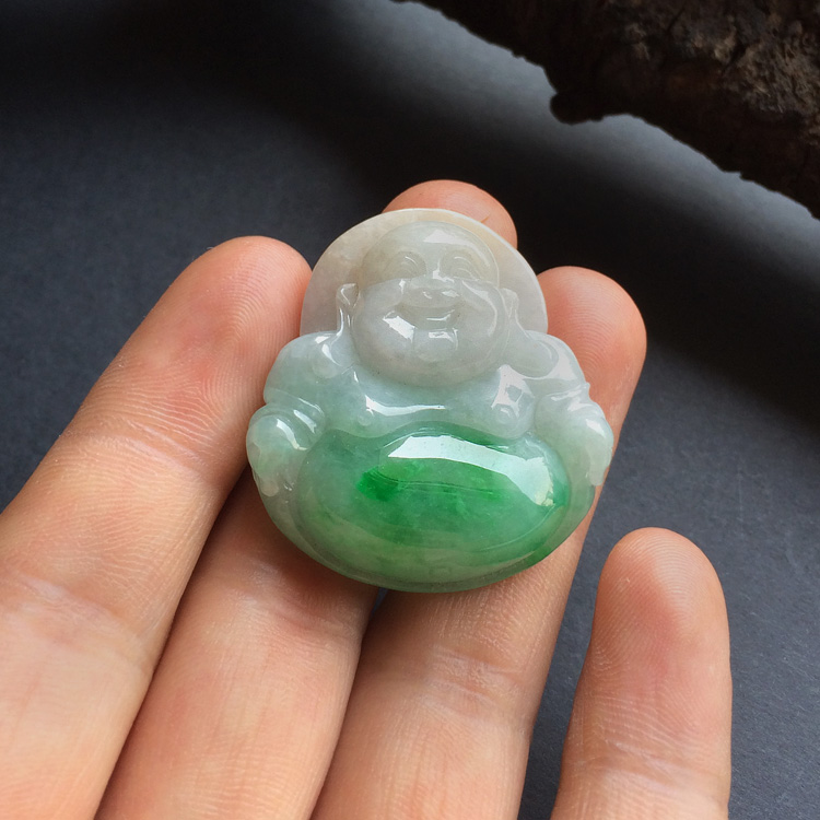 糯冰种飘阳绿玉佛挂件