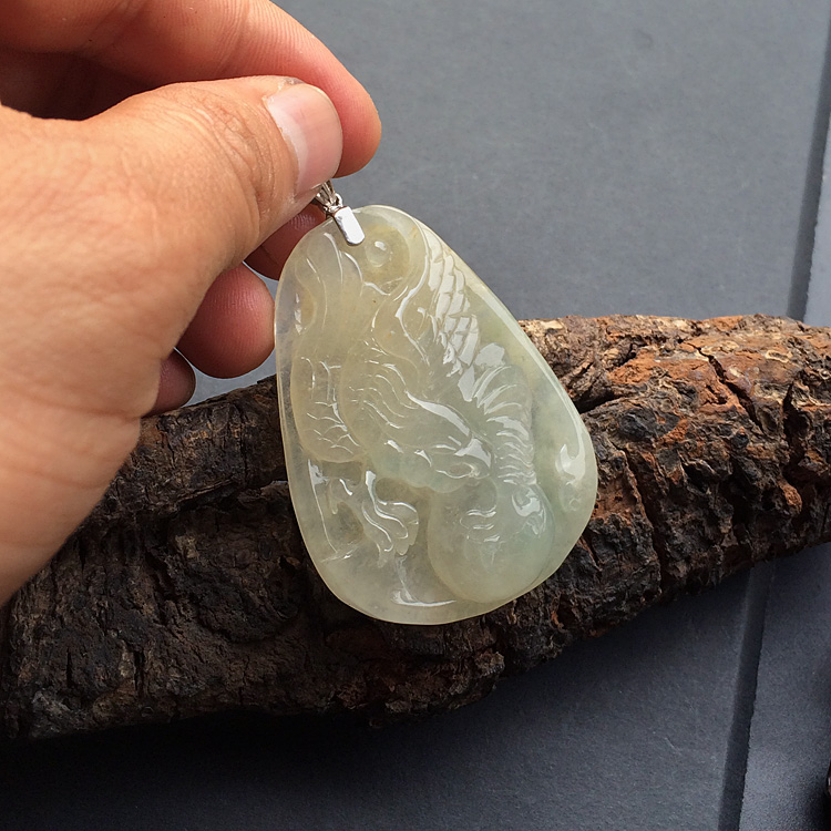 冰种淡黄翡略飘花大展宏图挂件