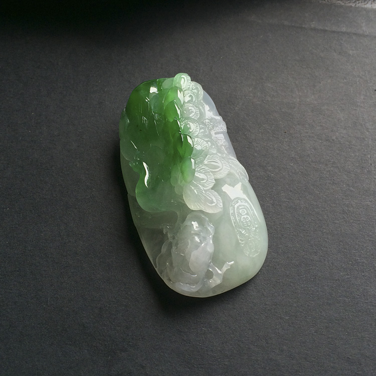 （超值推荐）糯冰种阳绿雀之灵挂件