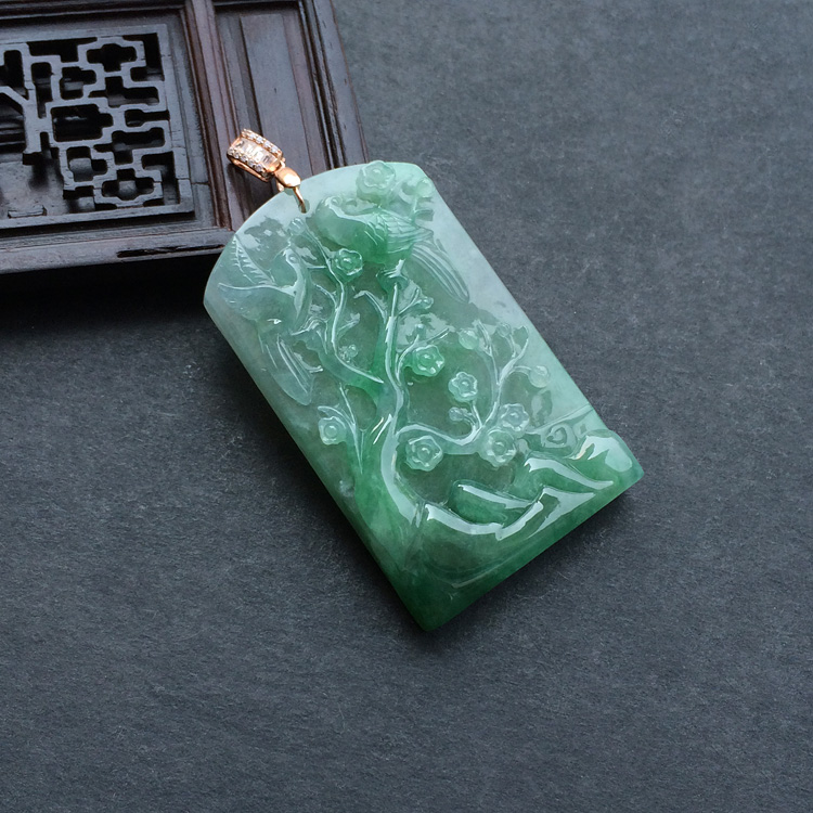 糯冰种飘绿花喜上眉梢挂件