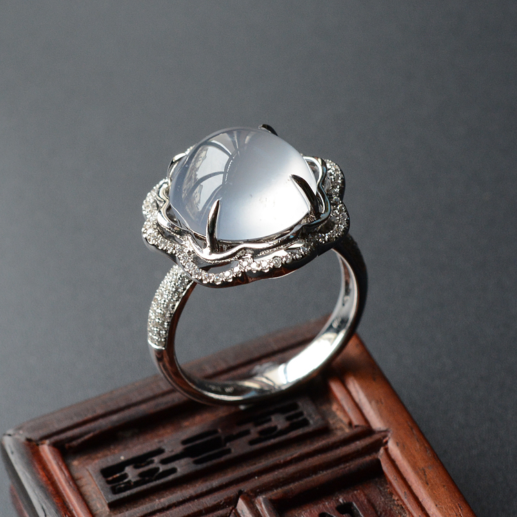 (超值推荐)玻璃种无色镶白金钻石月光戒指