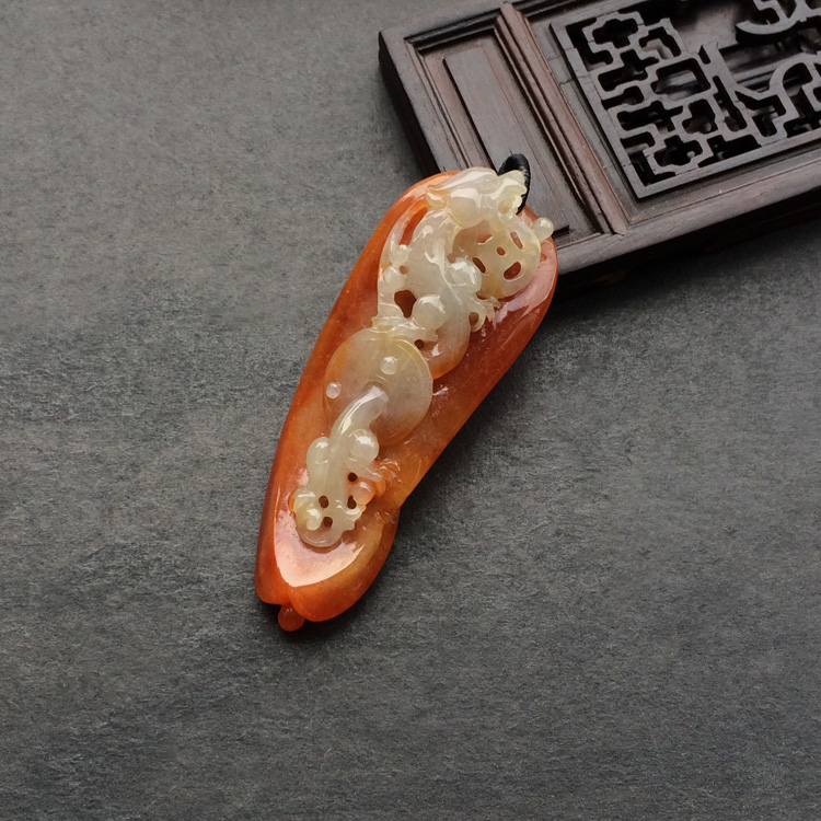 糯冰种红黄翡龙行如意挂件