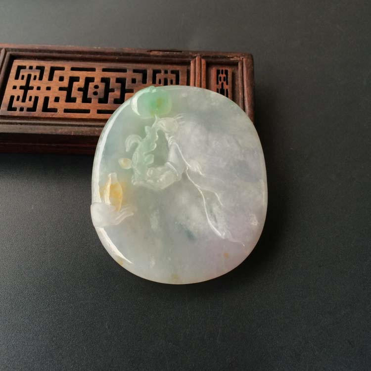 (超值推荐)糯冰种淡三彩妙手生花挂件
