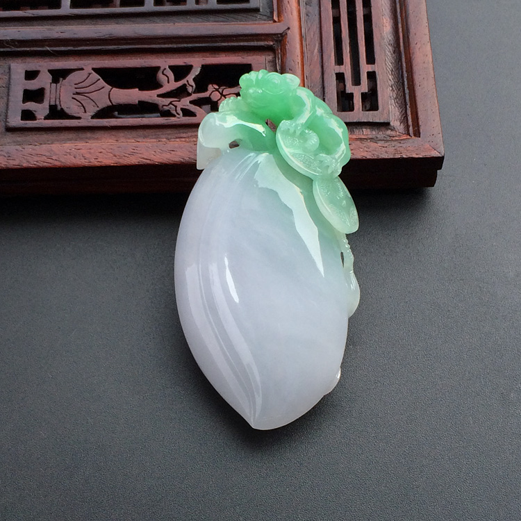 糯冰种春带彩福瓜挂件