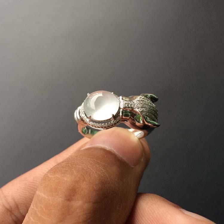 (超值推荐)冰种白色镶白金钻石戒指