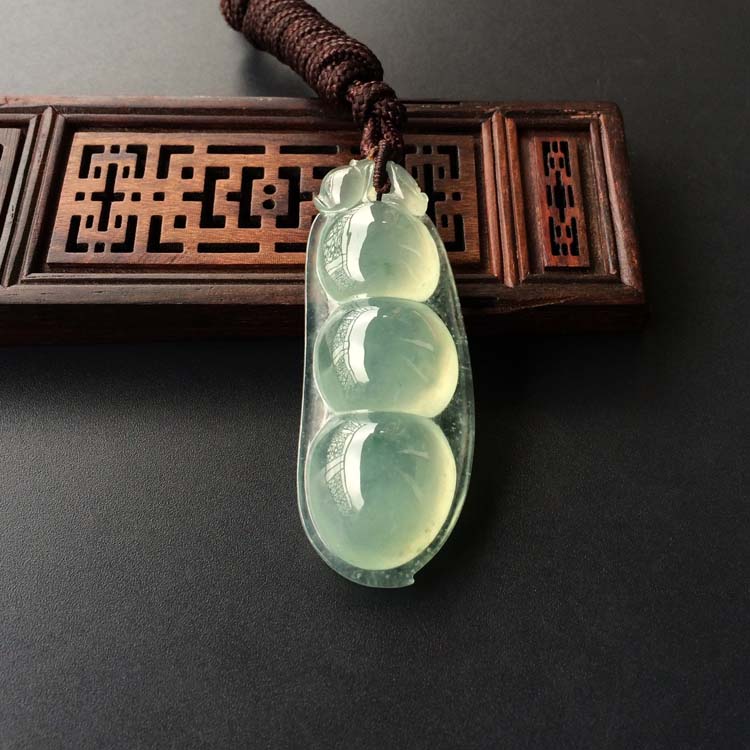 (超值推荐)冰种略飘花四季豆挂件