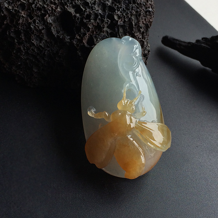 糯冰种晴水褐黄翡甜甜蜜蜜挂件