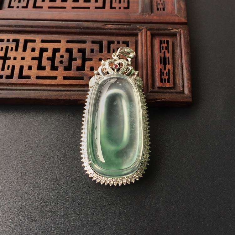 (超值推荐)冰玻种飘花镶白金钻石福在眼前胸坠