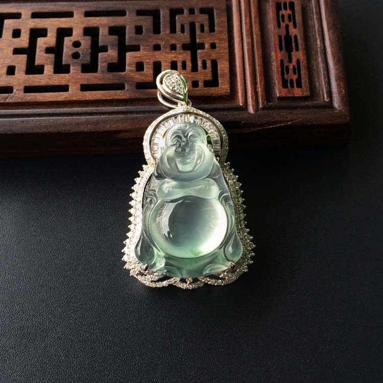 (超值推荐)冰种略飘花镶白金钻石站佛胸坠
