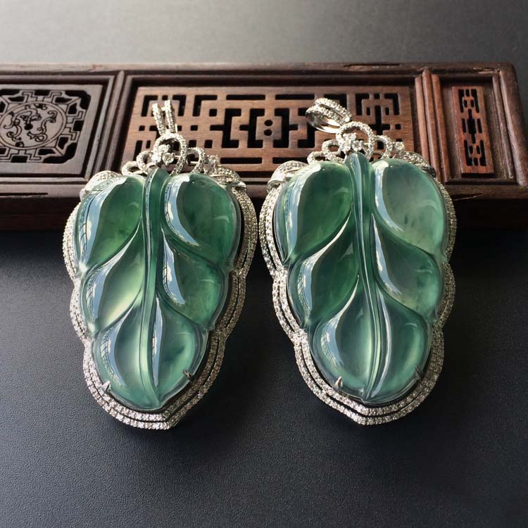 (超值推荐)冰种飘花镶白金钻石玉叶胸坠(单件)