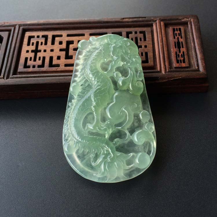 (超值推荐)冰种晴水龙牌挂件