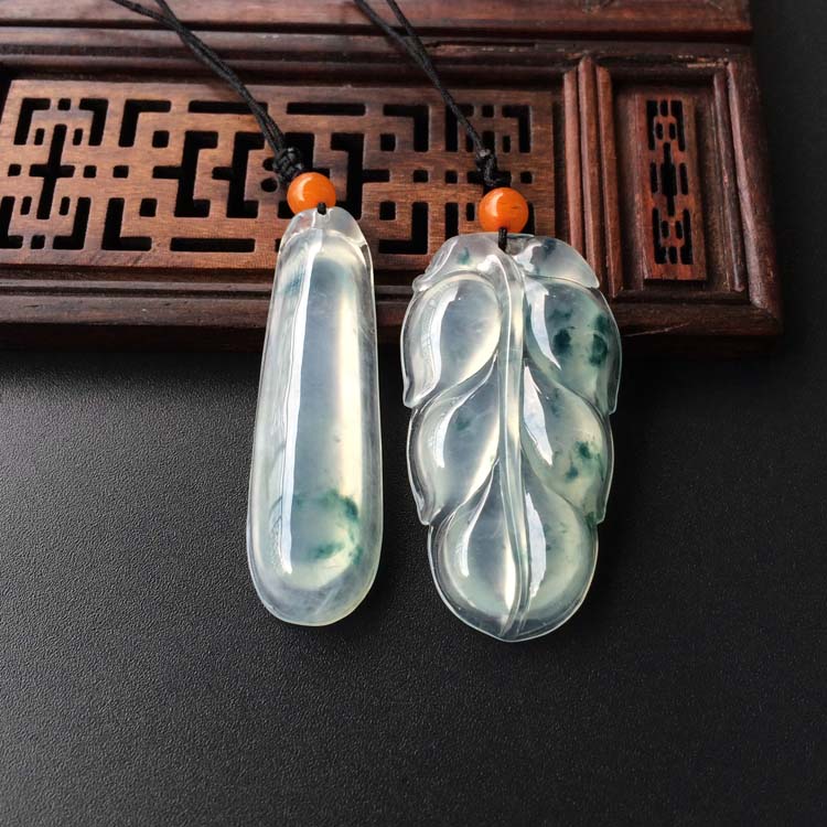 (超值推荐)冰种飘花福瓜/玉叶挂件(一对)