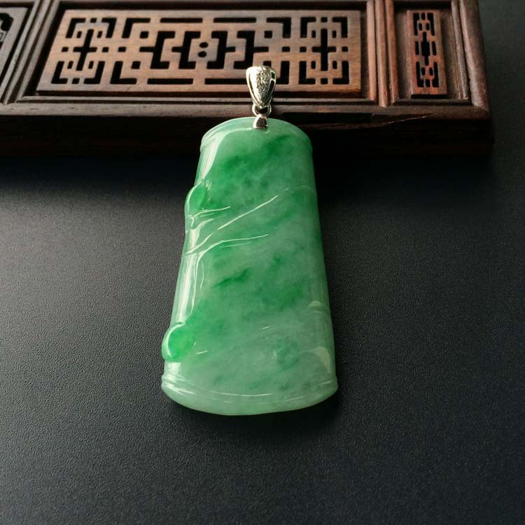 (超值推荐)糯冰种飘翠节节高挂件
