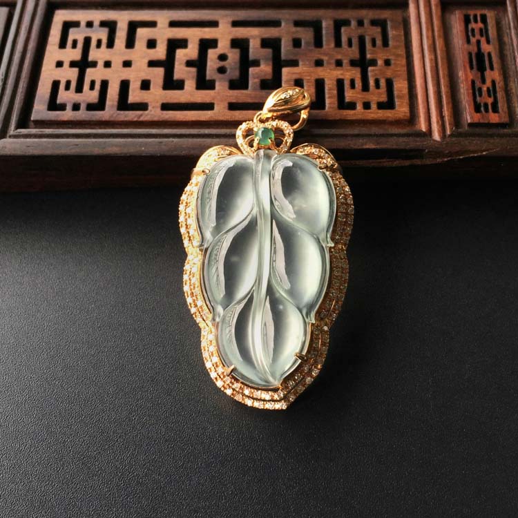 (超值推荐)玻璃种晴水镶玫瑰金钻石金枝玉叶胸坠