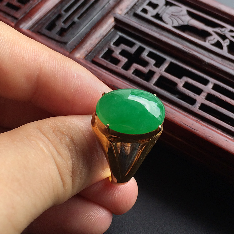 (超值推荐)糯冰种阳绿戒面