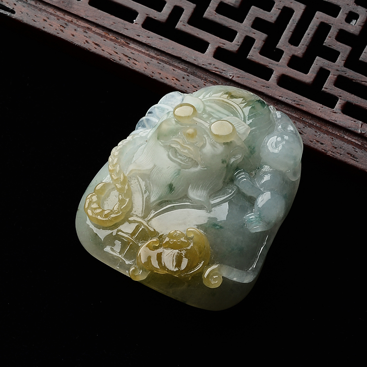 (超值推荐)糯冰种黄翡飘花神机妙算挂件