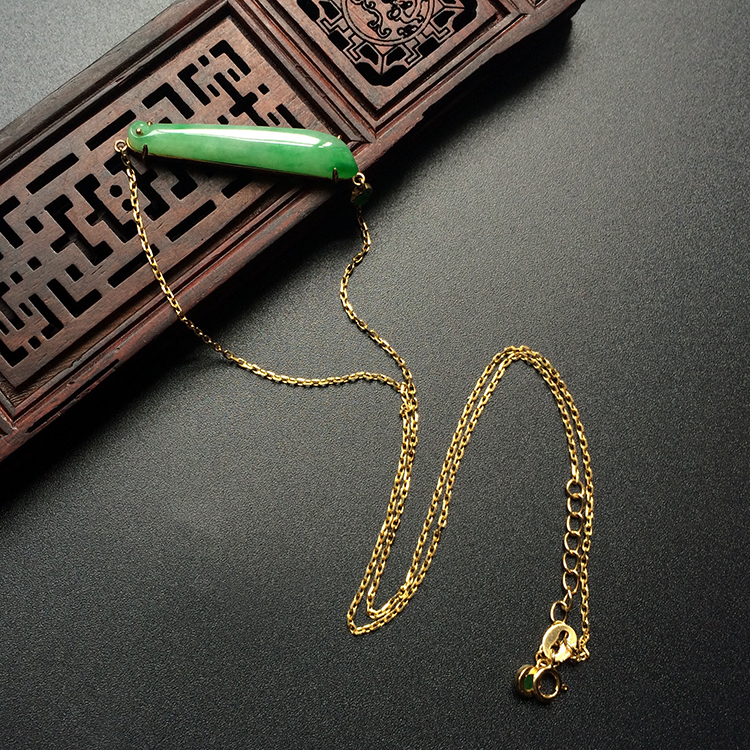 (超值推荐)糯冰种略飘翠镶黄18K金项链