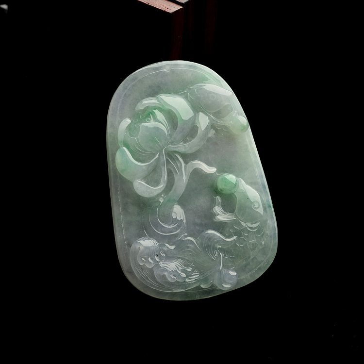 糯冰种飘翠年年有余挂件