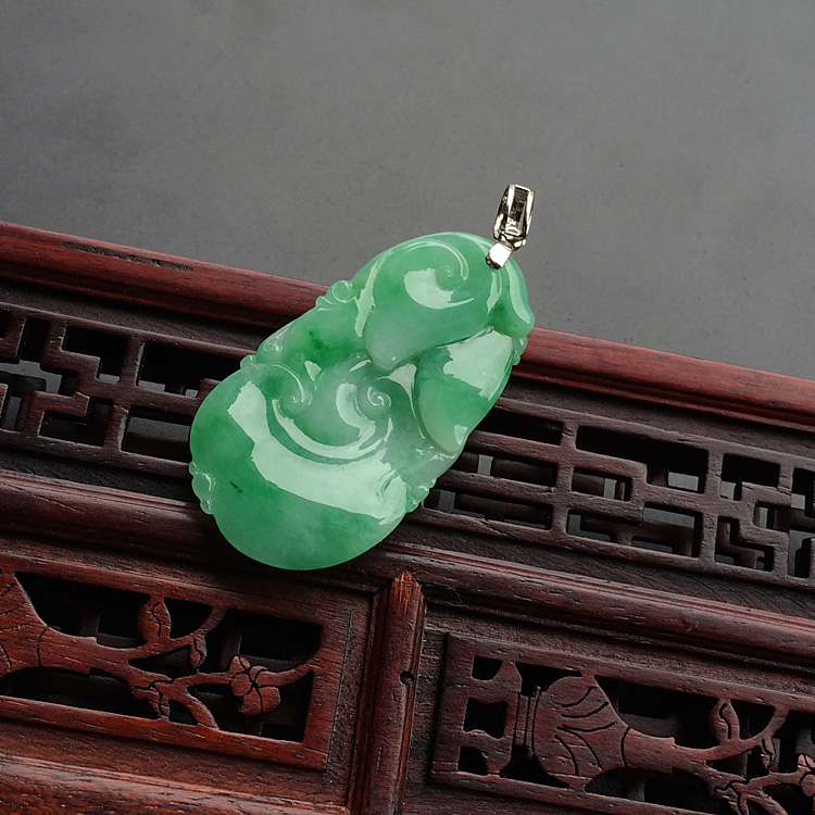(超值推荐)糯冰种翠色如意挂件