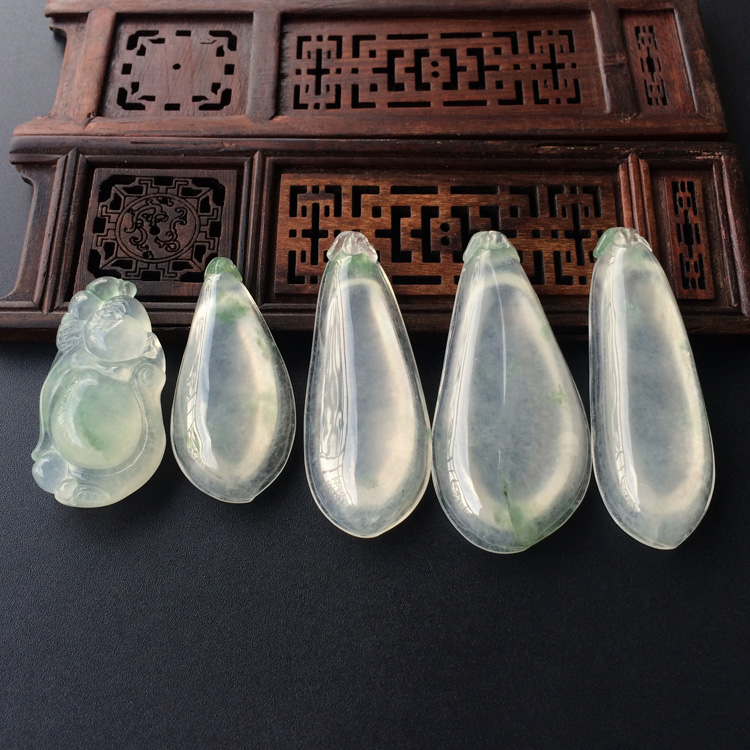 (超值推荐)冰种略飘花福瓜/玉佛挂件(一批走)