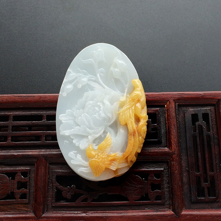 糯冰种黄翡花开富贵挂件