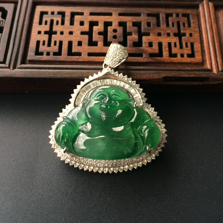 (超值推荐)冰种阳绿镶白金钻石玉佛胸坠