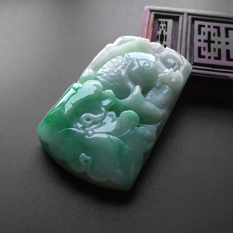 (超值推荐)糯冰种飘翠连年有余挂件