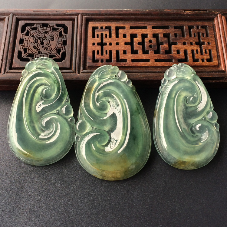 (超值推荐)冰种黄翡飘花如意挂件(一批走)
