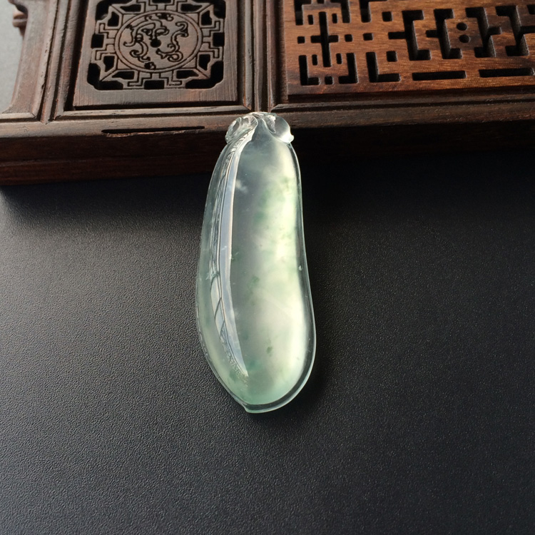 (超值推荐)冰玻种飘花福瓜挂件