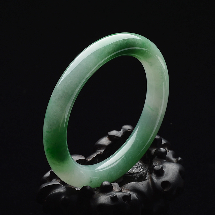 (超值推荐)糯冰种晴水飘翠圆条手镯(58.4mm)