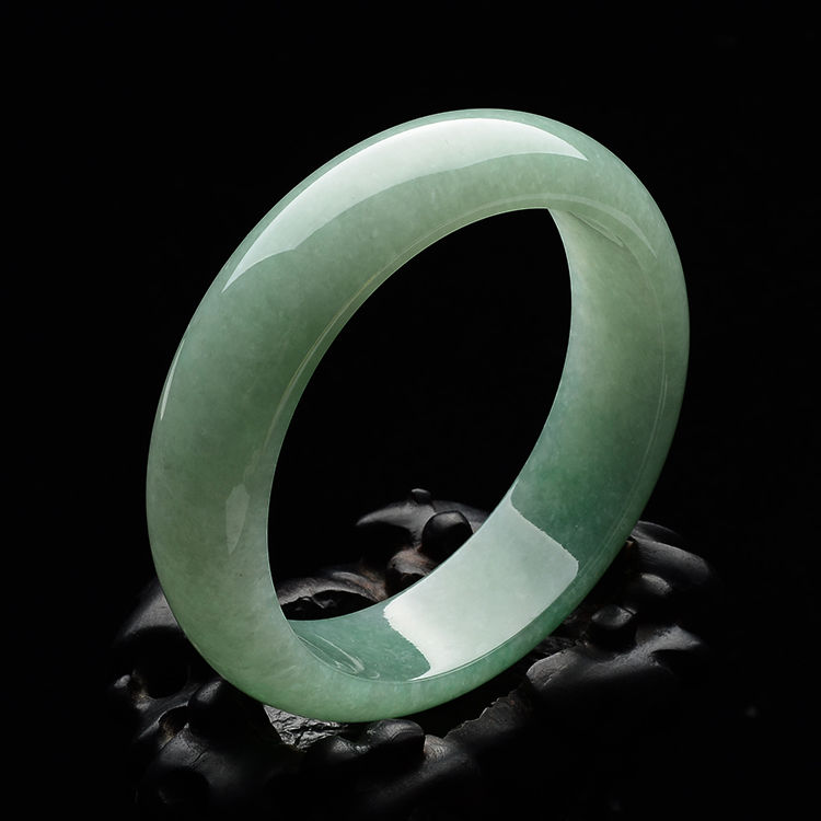 (超值推荐)糯冰种豆绿手镯(58.8mm)