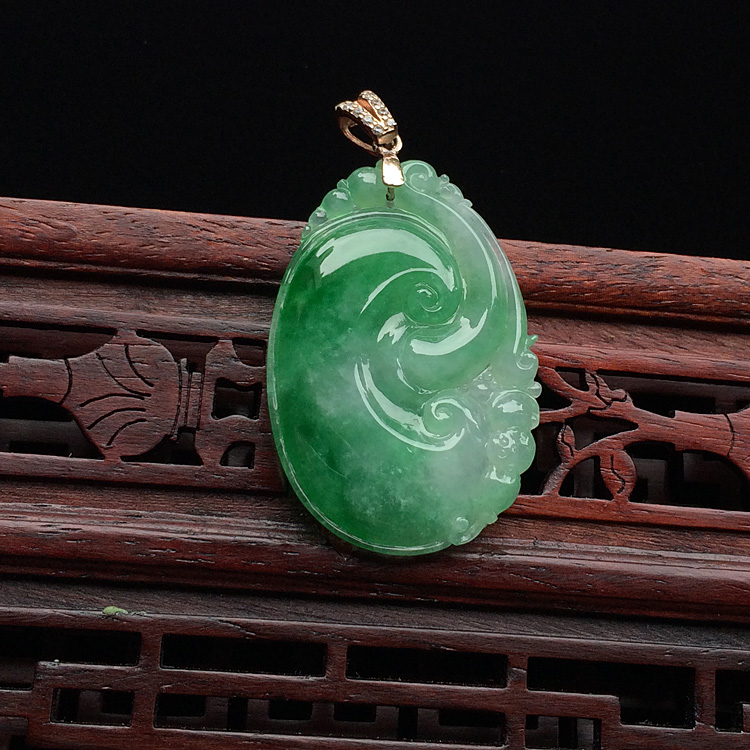 糯冰种翠色如意挂件