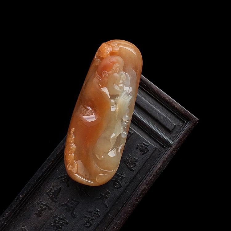 糯冰种红黄翡罗汉挂件