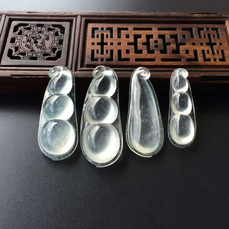 (超值推荐)冰玻种无色/淡晴水四季豆/福瓜胸坠面(一批走)