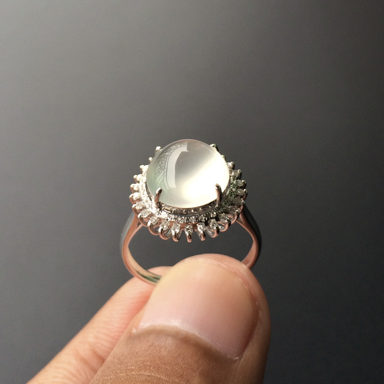 (超值推荐)冰种白色镶白金钻石戒指