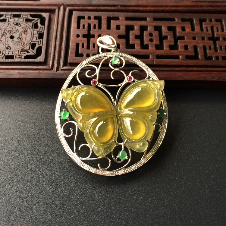 (超值推荐)冰种黄翡镶白金钻石蝴蝶胸坠
