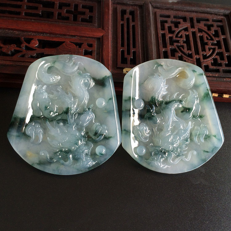 （超值推荐）糯冰种飘花略带黄翡龙牌挂件（单价）