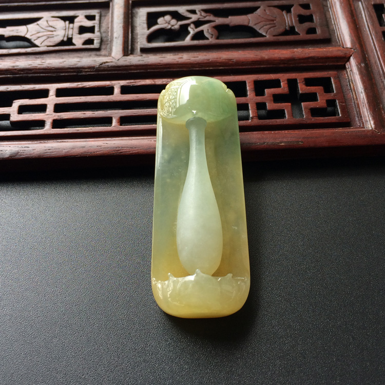(超值推荐)糯冰种黄翡飘花平平安安挂件