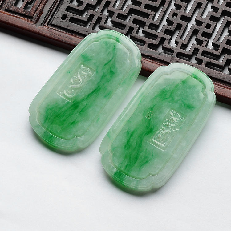 糯冰种飘阳绿龙凤牌挂件(一对)