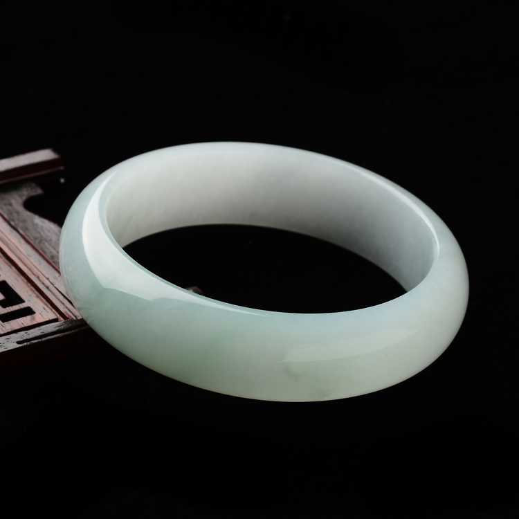(超值推荐)糯冰种晴水手镯(58.5mm)