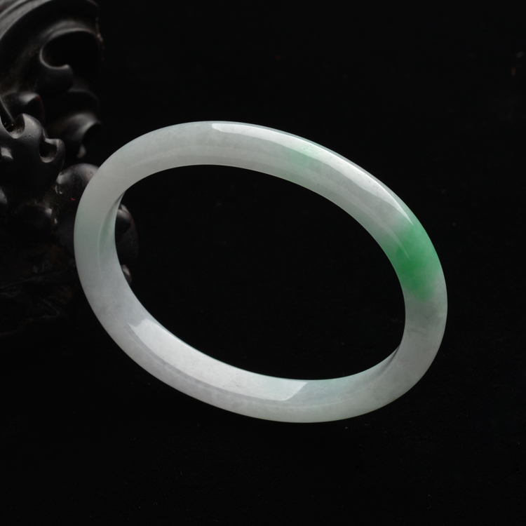 (超值推荐)糯冰种飘翠贵妃镯(53.6mm-44.6mm)