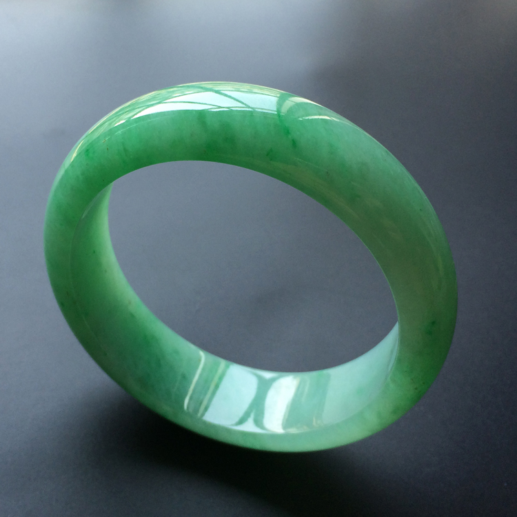 (超值推荐)糯冰种豆色略飘翠手镯(59.3mm)