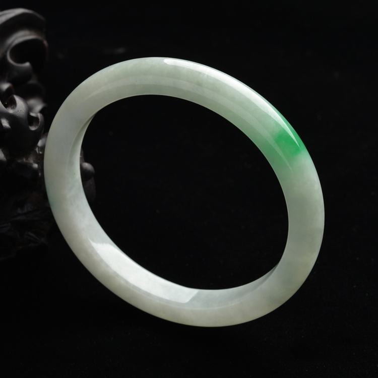 (超值推荐)糯冰种晴水略飘翠手镯(53.2mm)