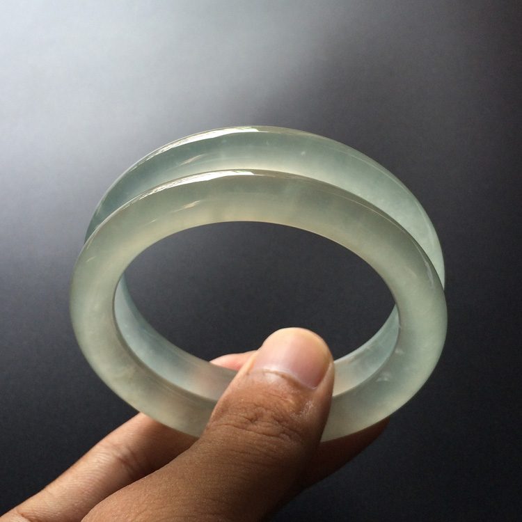 (超值推荐)冰玻种淡晴水圆条手镯一对（54.5mm/54.7mm）