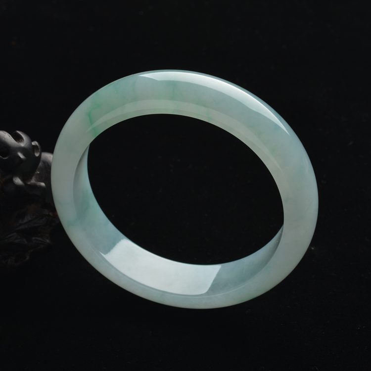 (超值推荐)糯冰种晴水略飘花手镯(59mm)