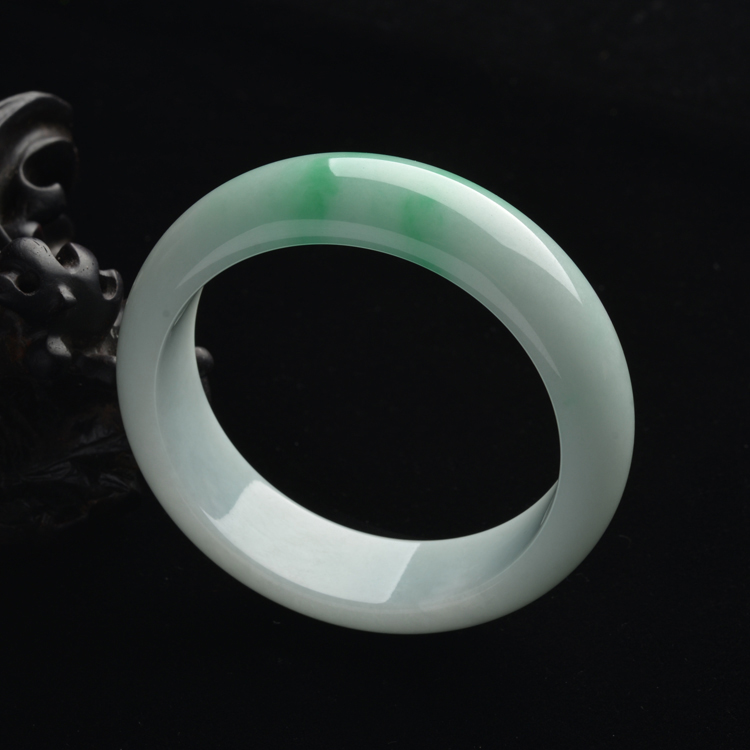 (超值推荐)糯冰种飘翠手镯(53.8mm)
