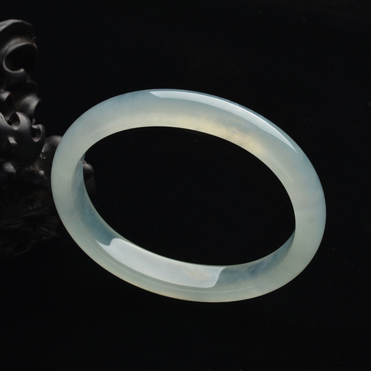 (超值推荐)冰种晴水贵妃镯(57.8mm-48.7mm)