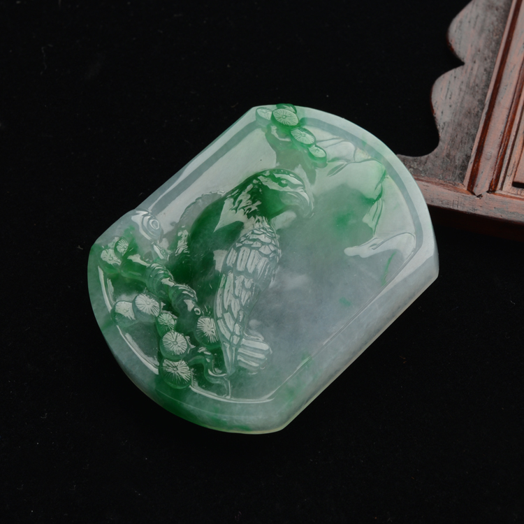 (超值推荐)冰种飘阳绿居高望远挂件